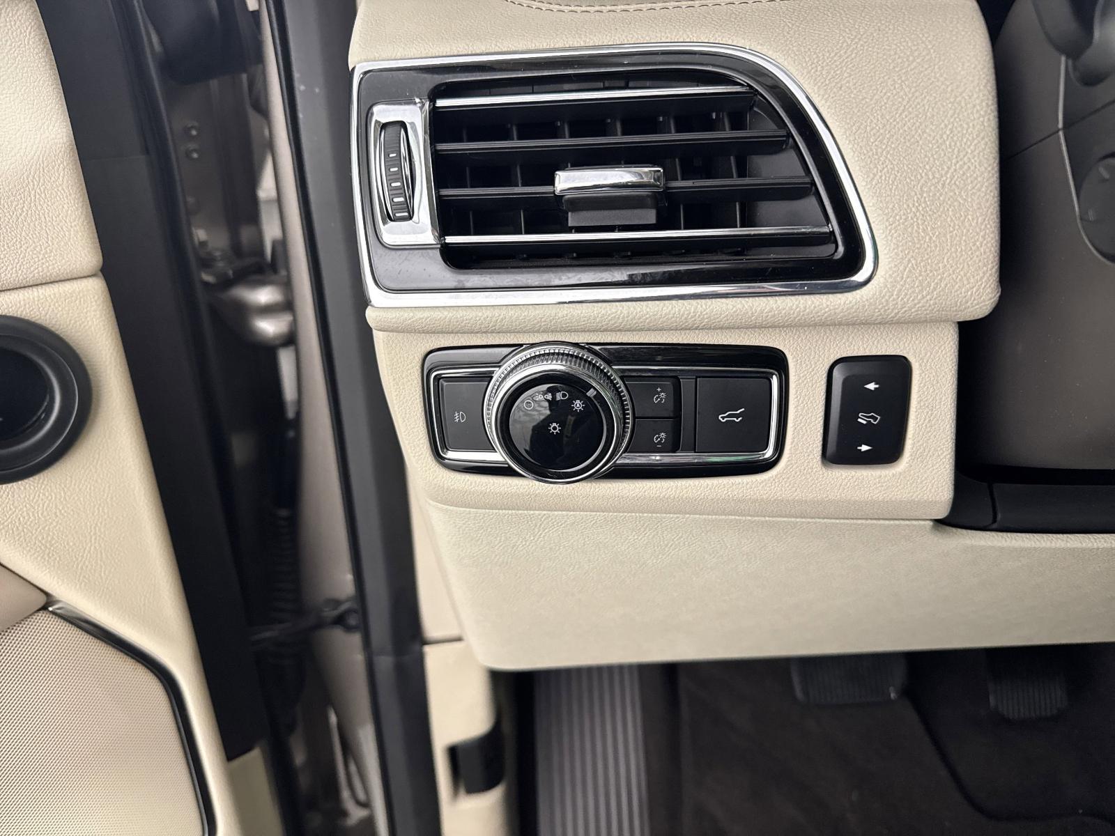 2019 Lincoln Navigator L Vehicle Photo in GEORGETOWN, TX 78626-7508