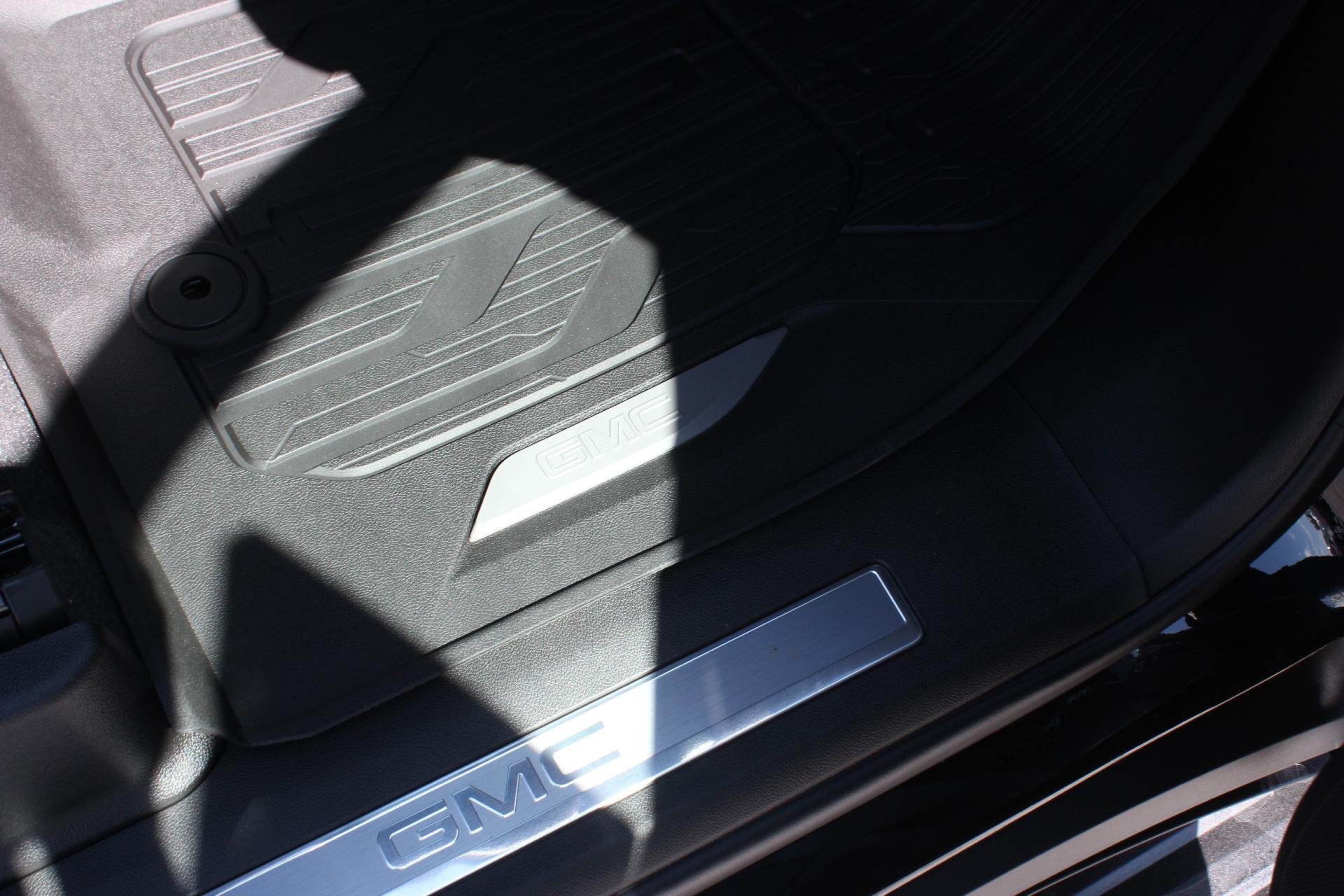 2025 GMC Yukon XL Vehicle Photo in AURORA, CO 80012-4011