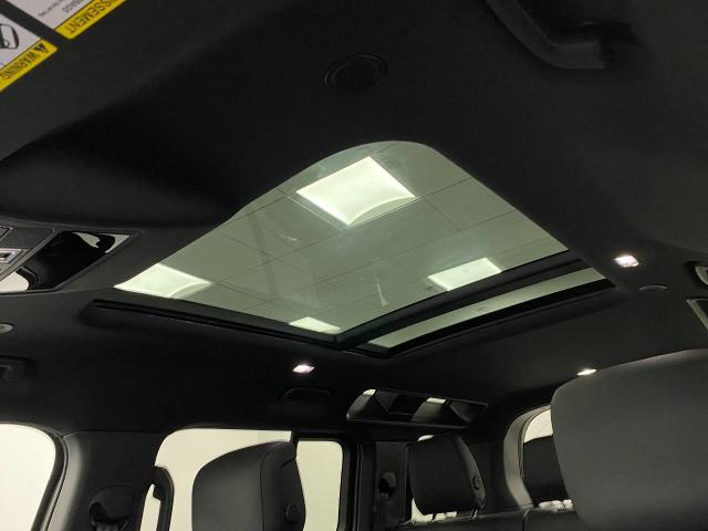 2025 Defender Vehicle Photo in Appleton, WI 54913