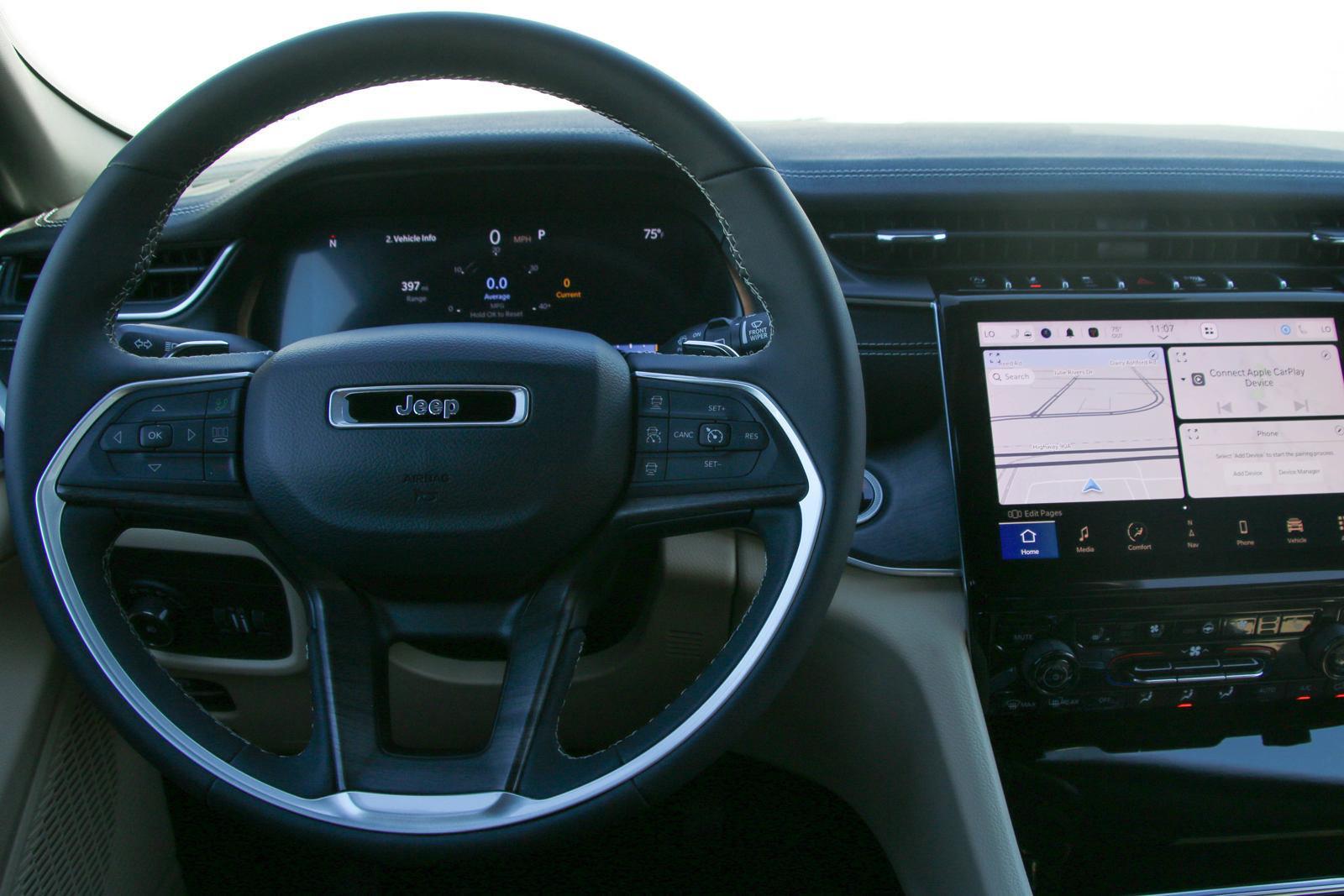 2024 Jeep Grand Cherokee L Vehicle Photo in SUGAR LAND, TX 77478