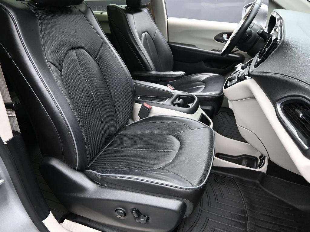 2018 Chrysler Pacifica Vehicle Photo in Marion, IA 52302