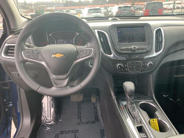 2022 Chevrolet Equinox Vehicle Photo in MOON TOWNSHIP, PA 15108-2571