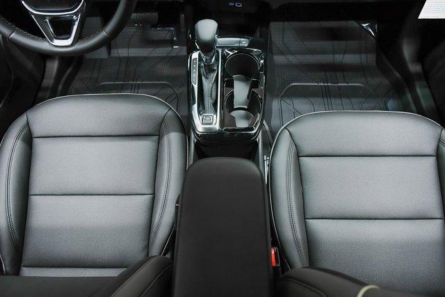 2025 Chevrolet Trax Vehicle Photo in EVERETT, WA 98203-5662