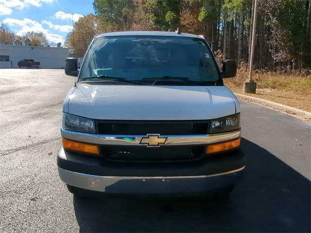 2024 Chevrolet Express Passenger 3500 Vehicle Photo in ALBERTVILLE, AL 35950-0246