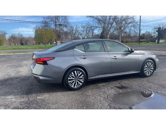 2024 Nissan Altima Vehicle Photo in TURLOCK, CA 95380-4918