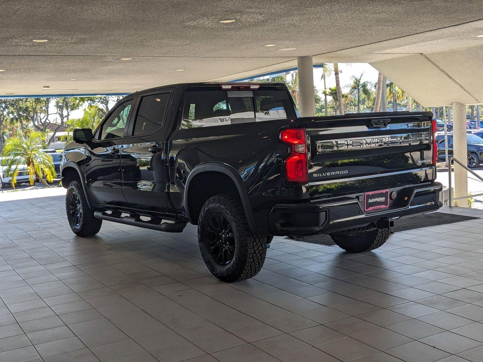 2025 Chevrolet Silverado 1500 Vehicle Photo in GREENACRES, FL 33463-3207