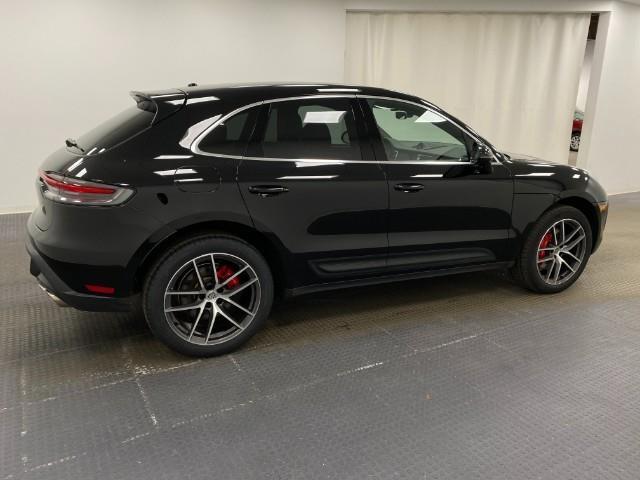 2022 Porsche Macan Vehicle Photo in Appleton, WI 54913