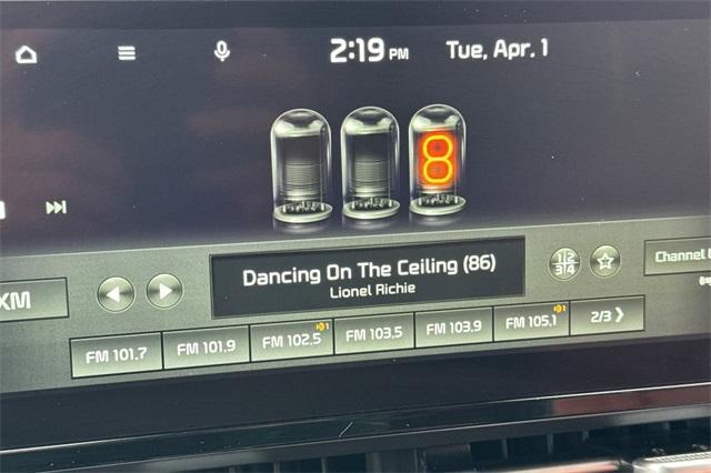 2022 Kia Carnival Vehicle Photo in ELK GROVE, CA 95757-8703