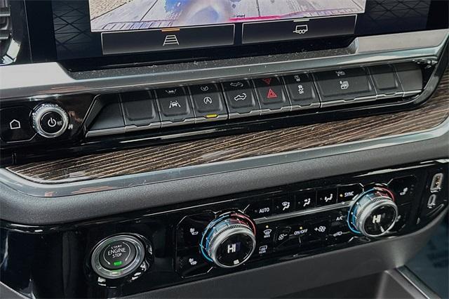 2024 GMC Sierra 1500 Vehicle Photo in ELK GROVE, CA 95757-8703
