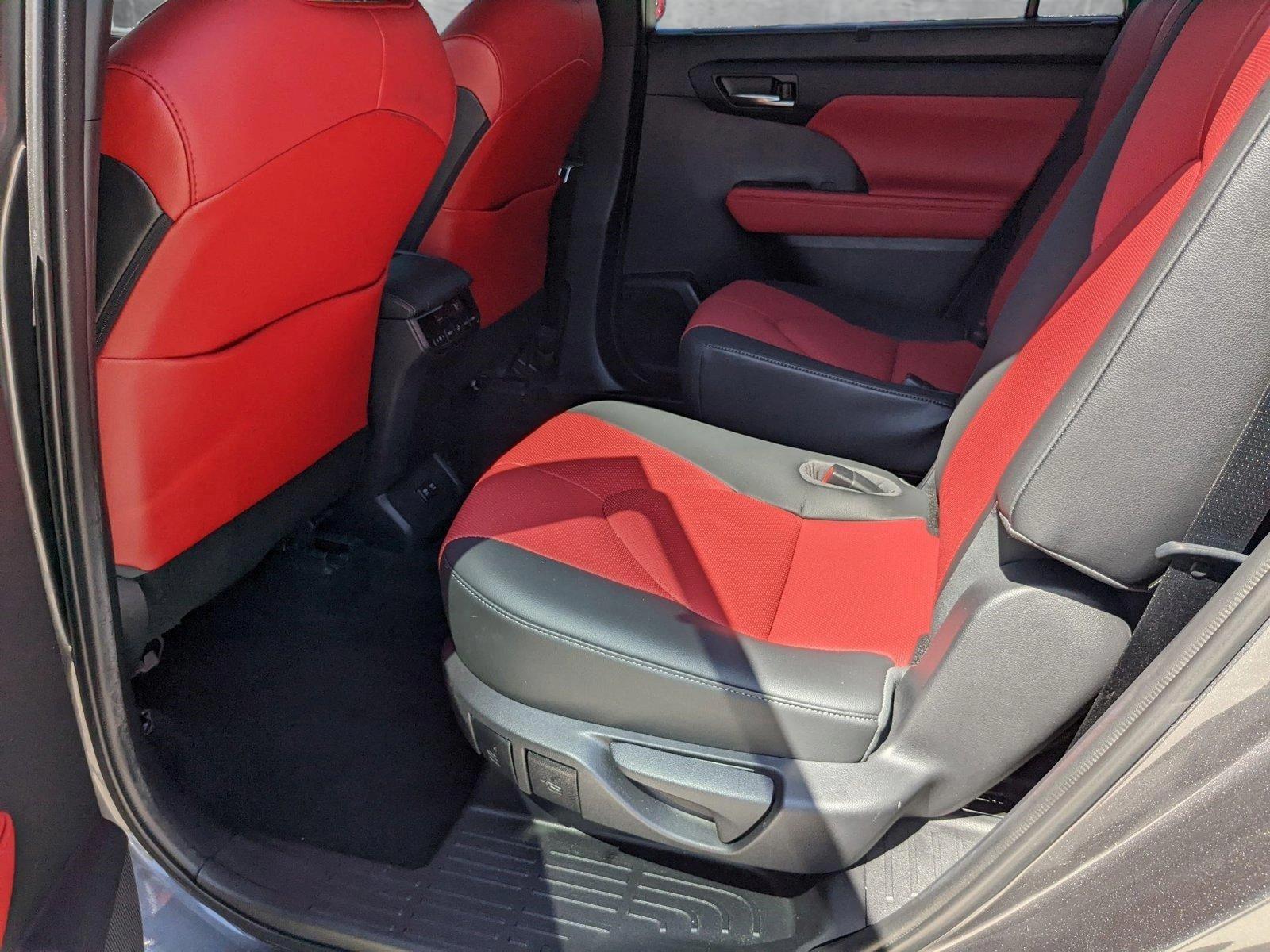 2021 Toyota Highlander Vehicle Photo in Davie, FL 33331