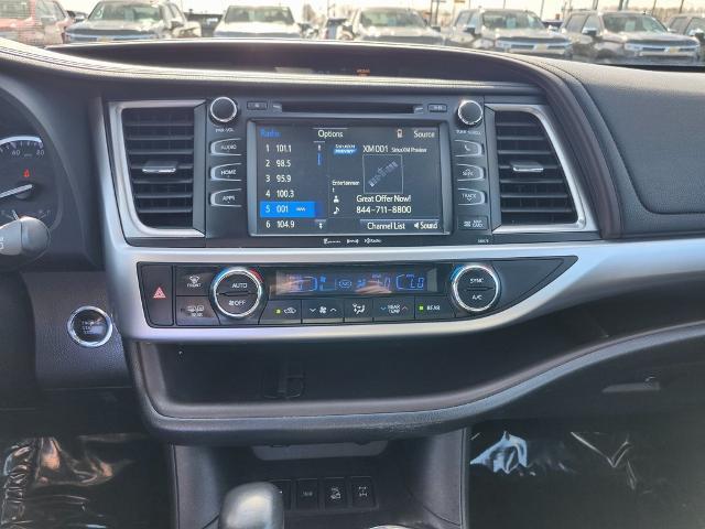 2017 Toyota Highlander Vehicle Photo in GREEN BAY, WI 54304-5303