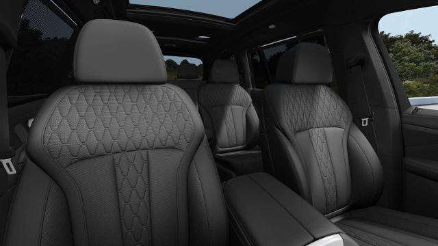 2025 BMW X7 M60i Vehicle Photo in GRAPEVINE, TX 76051