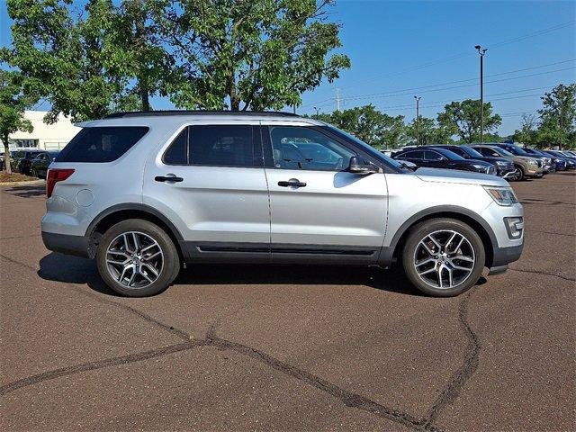 2017 Ford Explorer Vehicle Photo in Willow Grove, PA 19090