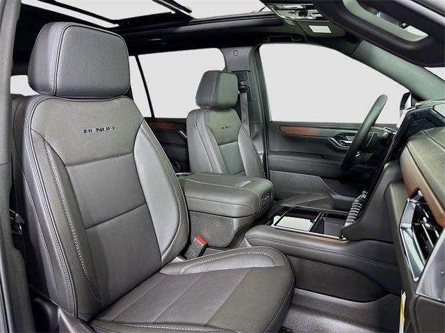2025 GMC Yukon XL Vehicle Photo in PUYALLUP, WA 98371-4149