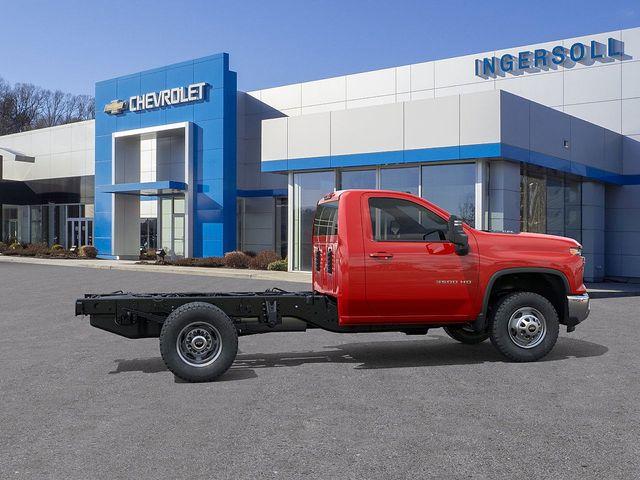 2025 Chevrolet Silverado 3500 HD Chassis Cab Vehicle Photo in DANBURY, CT 06810-5034