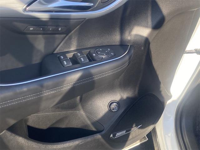 2024 Buick Envision Vehicle Photo in GOODYEAR, AZ 85338-1310