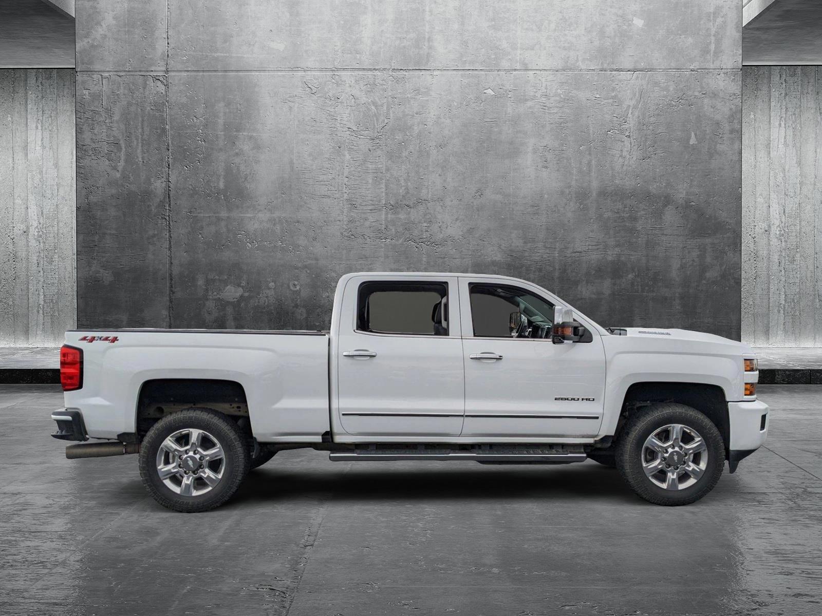 2019 Chevrolet Silverado 2500HD Vehicle Photo in VALENCIA, CA 91355-1705