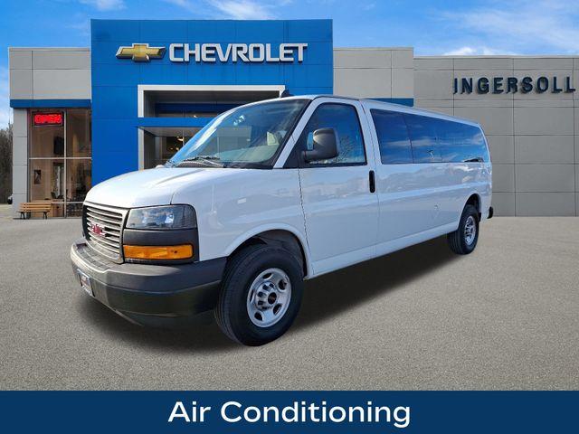 2023 GMC Savana Passenger 3500 Vehicle Photo in PAWLING, NY 12564-3219