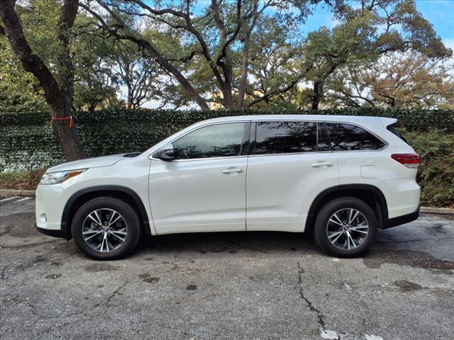 2018 Toyota Highlander Vehicle Photo in SAN ANTONIO, TX 78230-1001