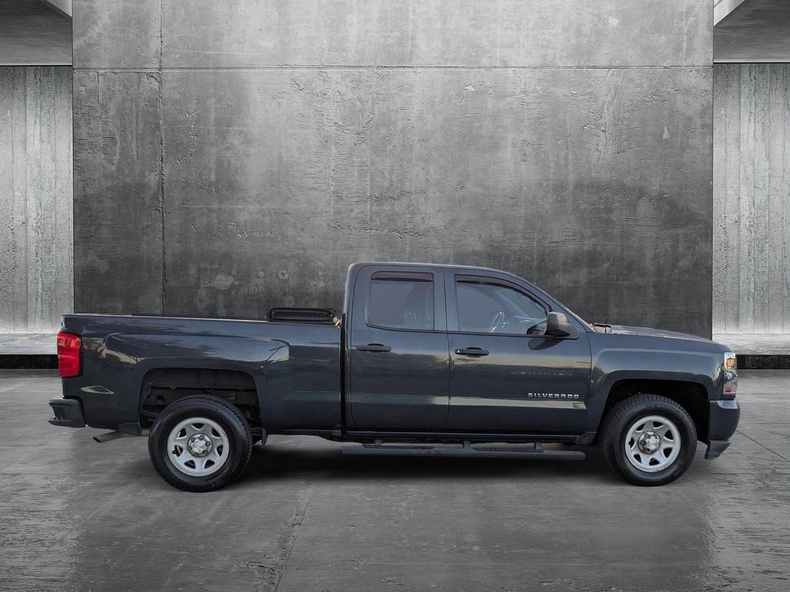 2017 Chevrolet Silverado 1500 Vehicle Photo in PEMBROKE PINES, FL 33024-6534