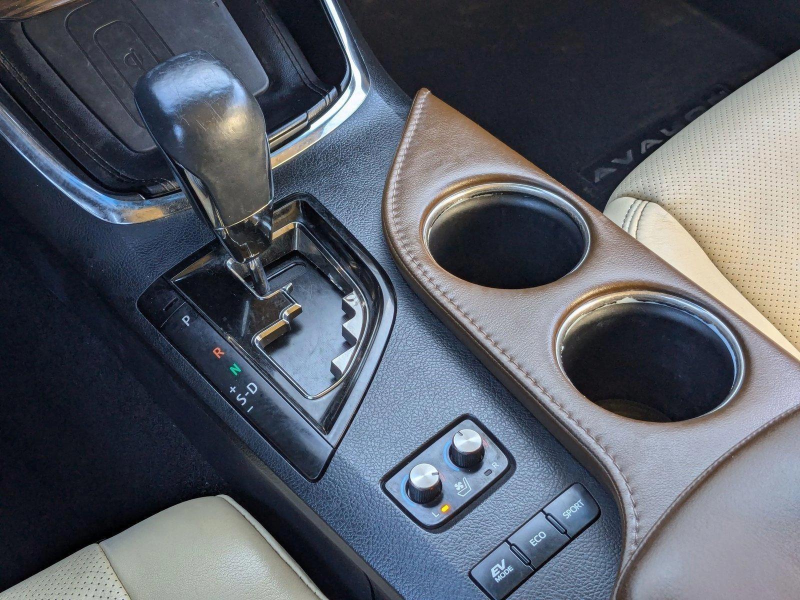 2014 Toyota Avalon Hybrid Vehicle Photo in Spokane Valley, WA 99206