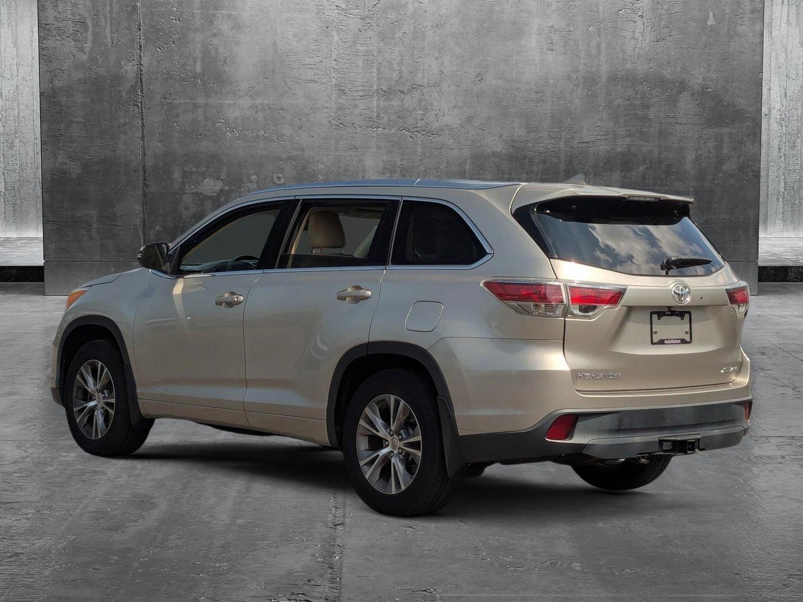 2015 Toyota Highlander Vehicle Photo in St. Petersburg, FL 33713