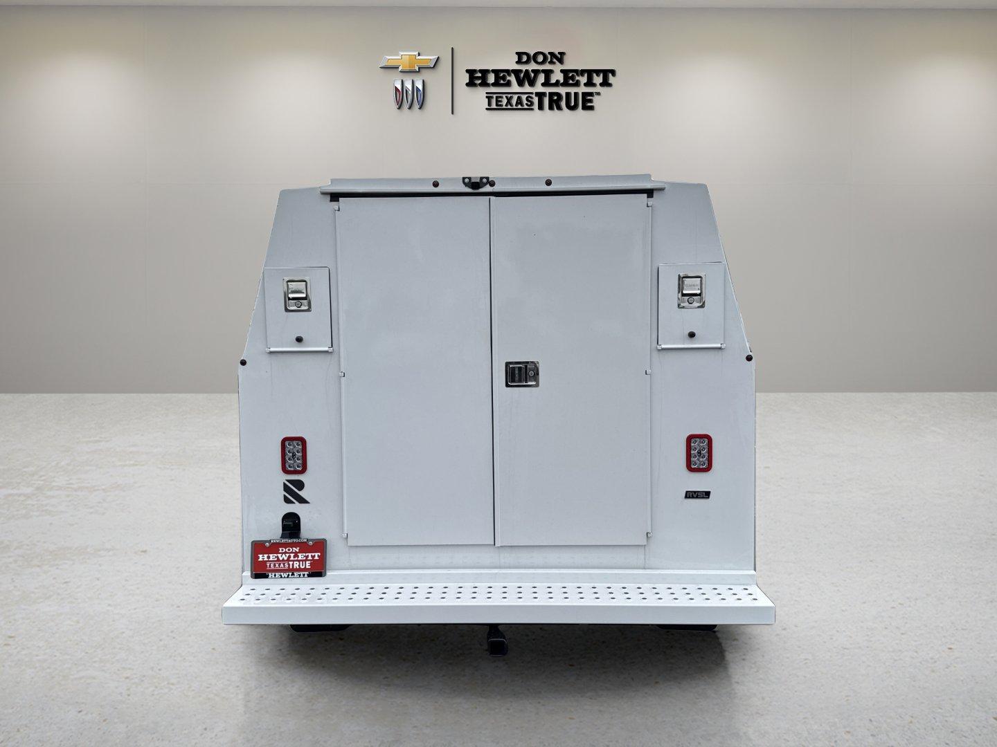 2025 Chevrolet Express Cutaway 3500 Vehicle Photo in GEORGETOWN, TX 78626-7508