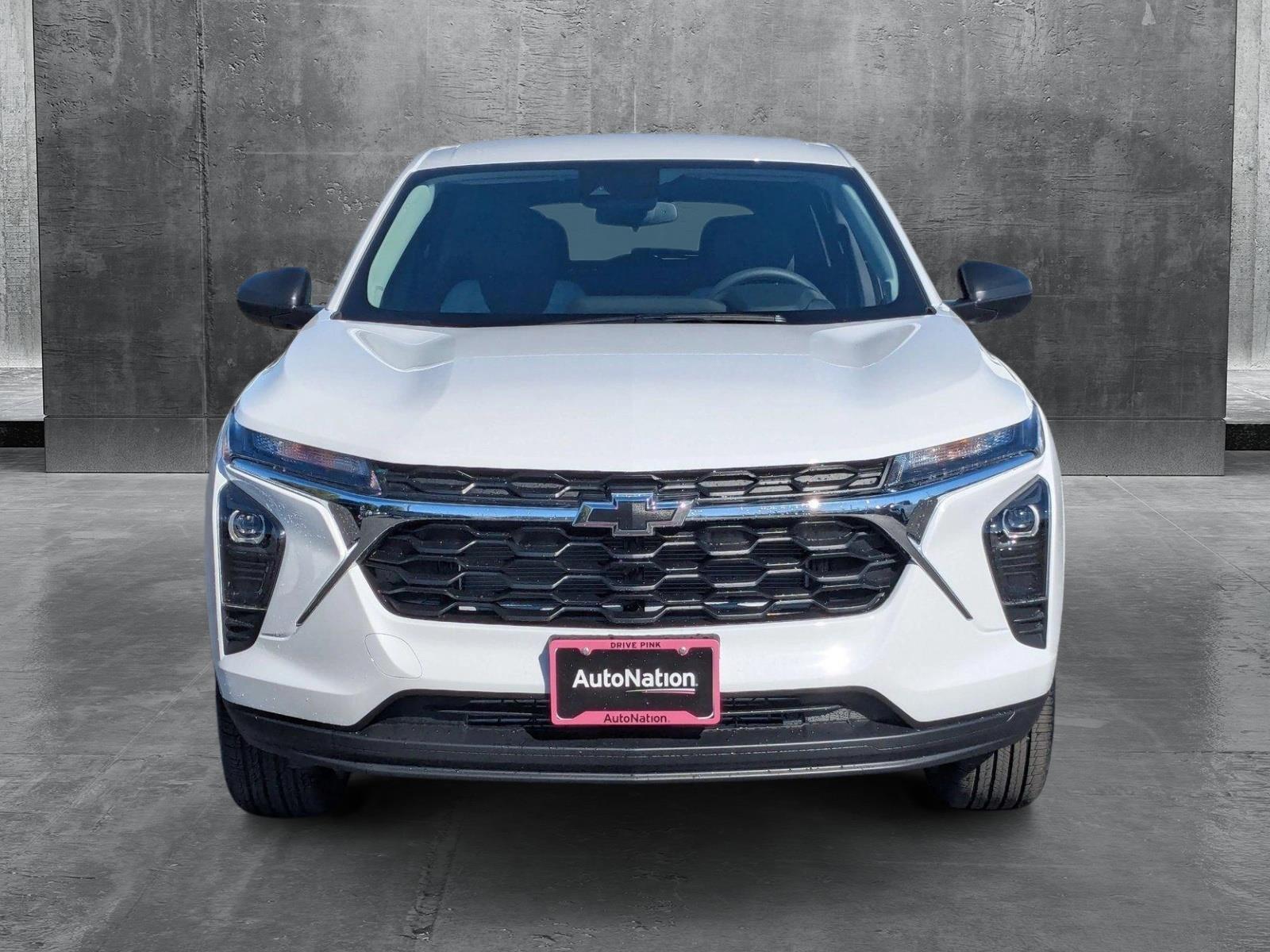 2025 Chevrolet Trax Vehicle Photo in VALENCIA, CA 91355-1705