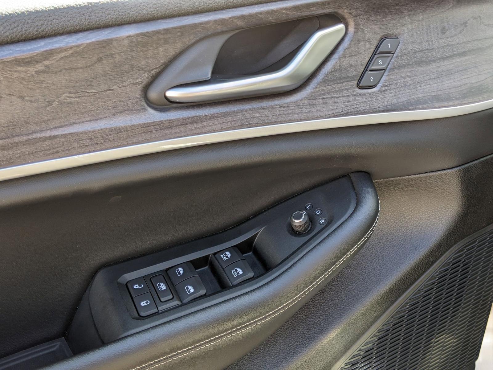 2023 Jeep Grand Cherokee Vehicle Photo in Seguin, TX 78155
