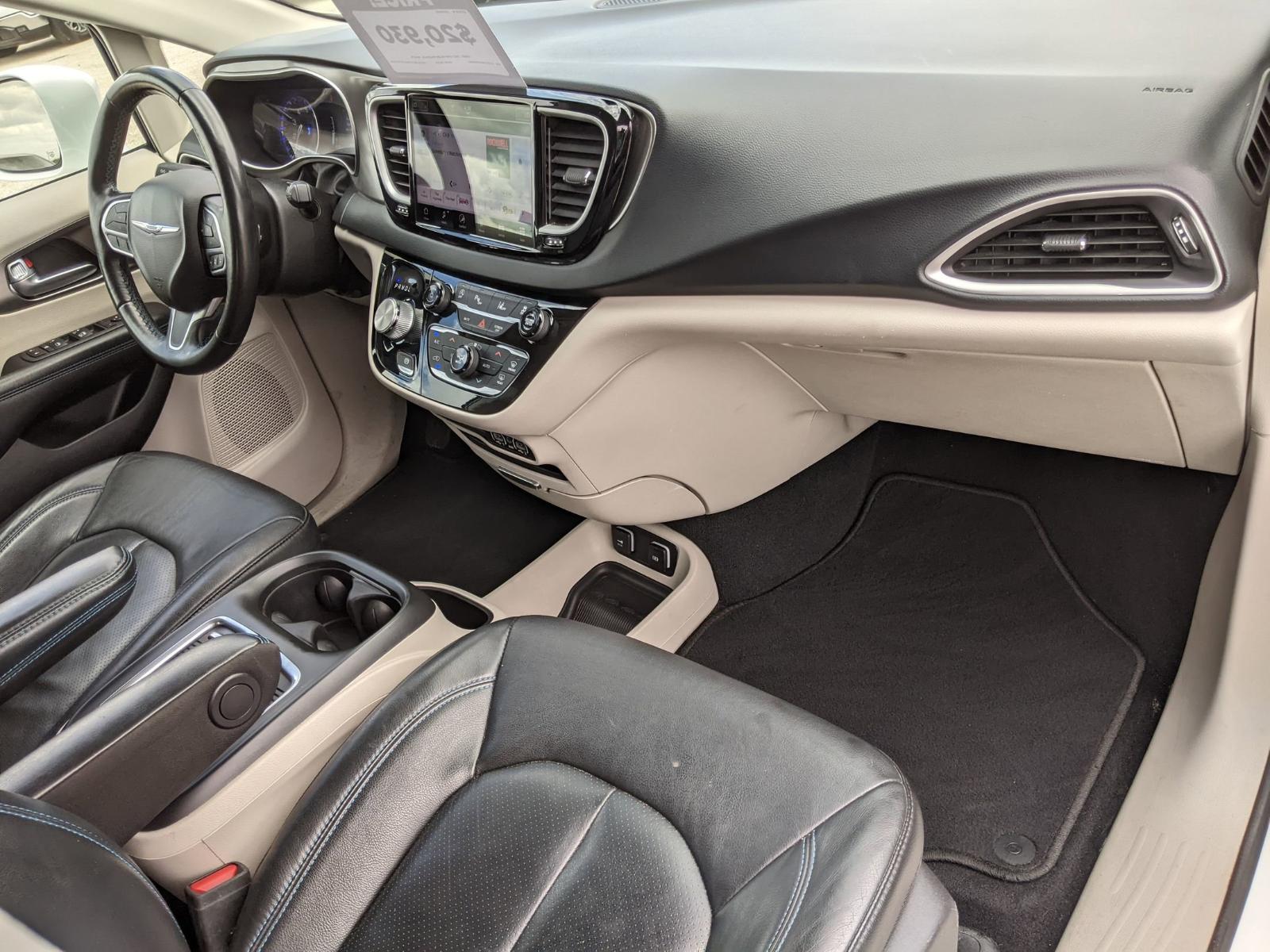2021 Chrysler Pacifica Vehicle Photo in Seguin, TX 78155