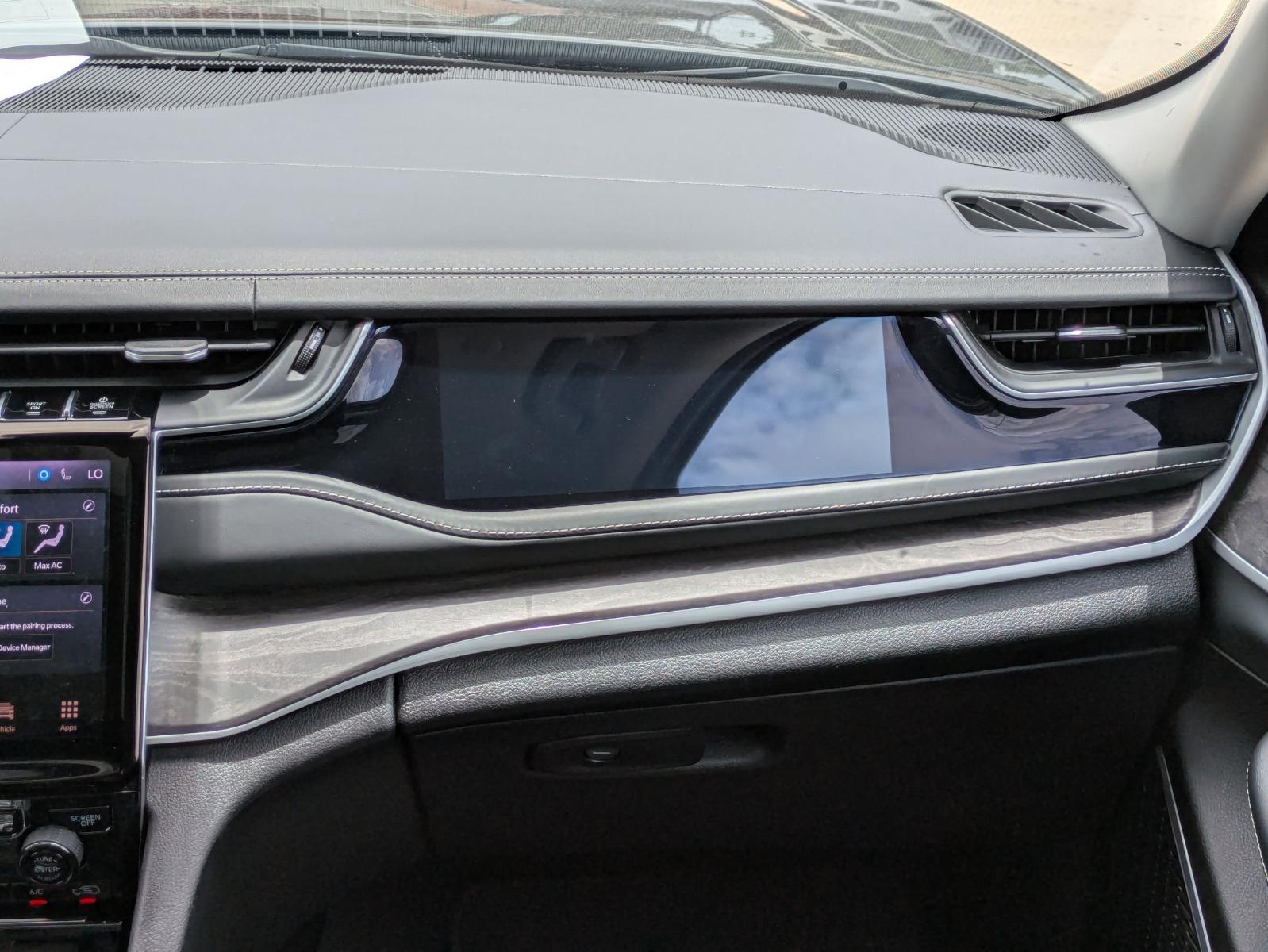 2022 Jeep Grand Cherokee L Vehicle Photo in SELMA, TX 78154-1460