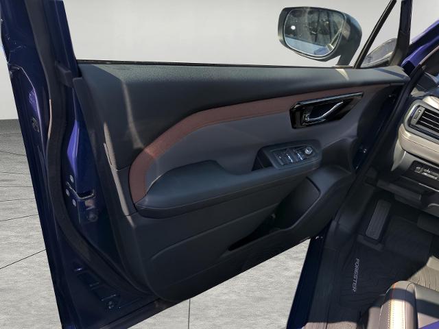 2025 Subaru Forester Vehicle Photo in Green Bay, WI 54304