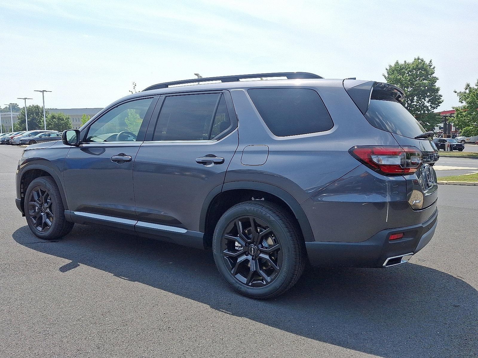 2025 Honda Pilot Vehicle Photo in Harrisburg, PA 17111