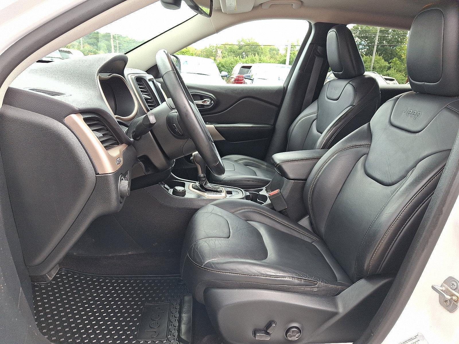 2017 Jeep Cherokee Vehicle Photo in BETHLEHEM, PA 18017-9401