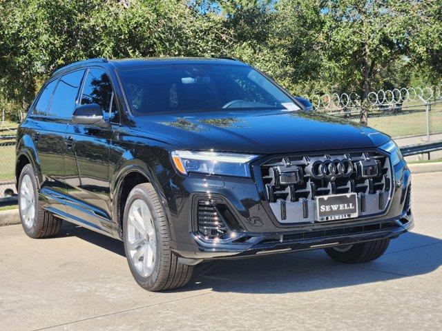 2025 Audi Q7 Vehicle Photo in HOUSTON, TX 77090