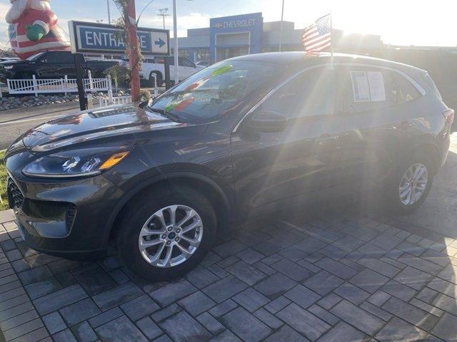 Used 2020 Ford Escape SE with VIN 1FMCU9G62LUB40284 for sale in Tinley Park, IL