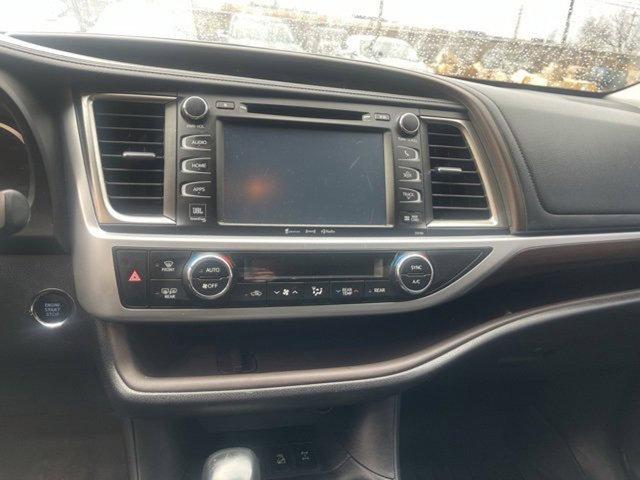 2016 Toyota Highlander Vehicle Photo in Philadelphia, PA 19116