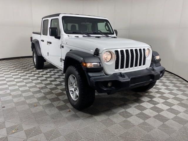 2020 Jeep GLAD Vehicle Photo in MEDINA, OH 44256-9001