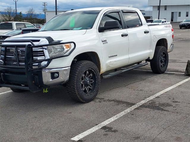 2016 Toyota Tundra 4WD Truck Vehicle Photo in ALCOA, TN 37701-3235