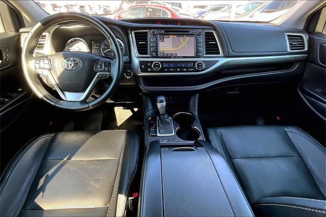 2017 Toyota Highlander Vehicle Photo in Grapevine, TX 76051