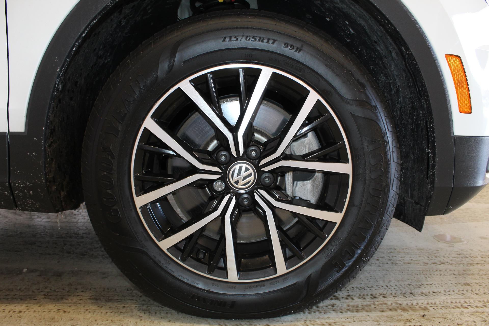 2021 Volkswagen Tiguan Vehicle Photo in NORTHAMPTON, MA 01060-1120