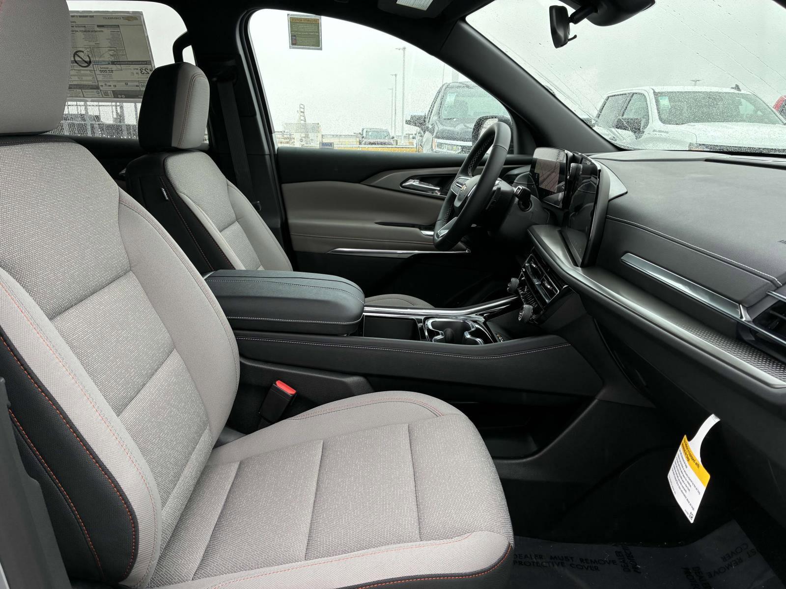 2025 Chevrolet Traverse Vehicle Photo in LOS ANGELES, CA 90007-3794