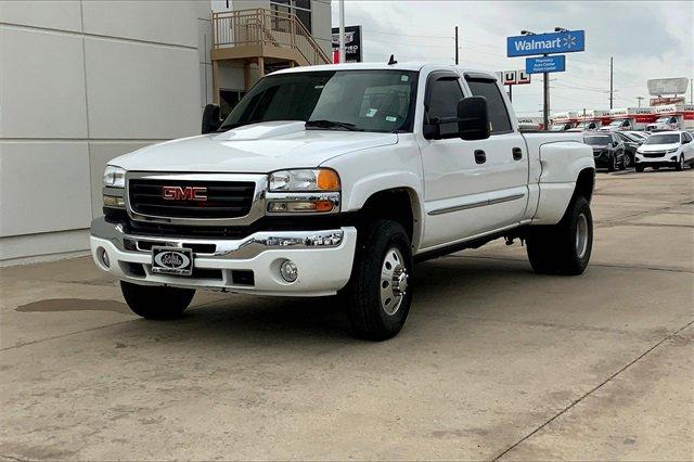 2007 GMC Sierra 2500 HD Vehicle Photo in TOPEKA, KS 66609-0000