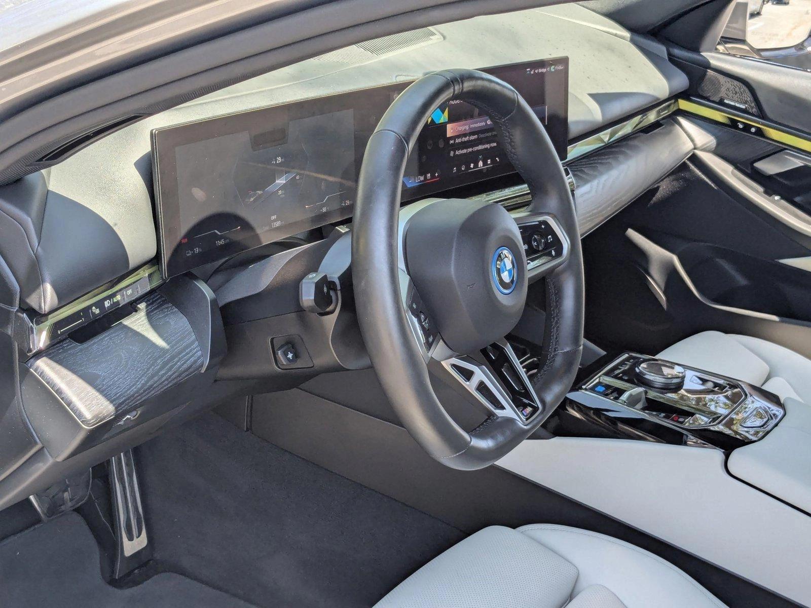 2024 BMW i5 Vehicle Photo in Tampa, FL 33614