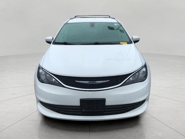 2020 Chrysler Voyager Vehicle Photo in GREEN BAY, WI 54303-3330
