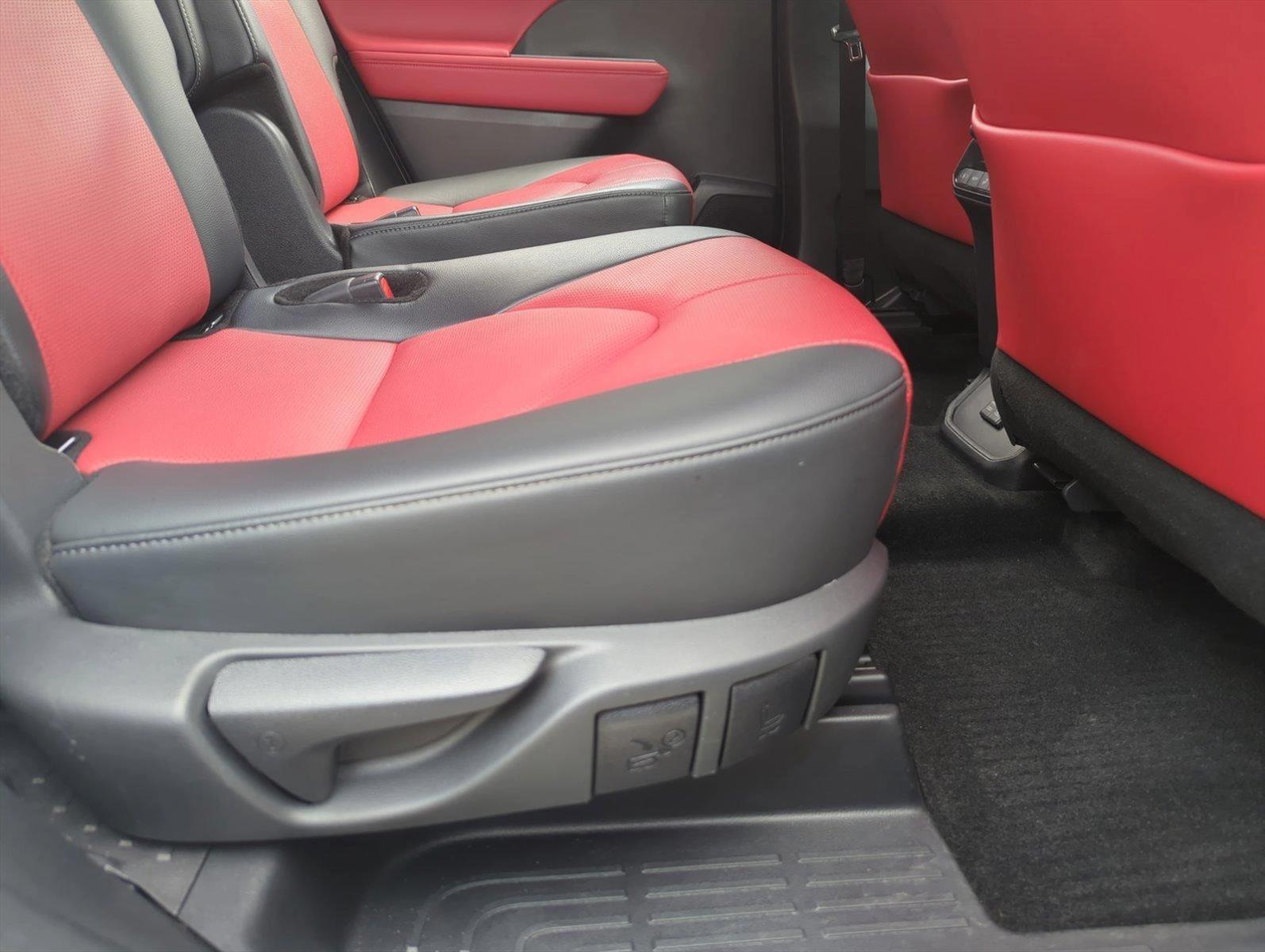 2024 Toyota Highlander Vehicle Photo in Ft. Myers, FL 33907
