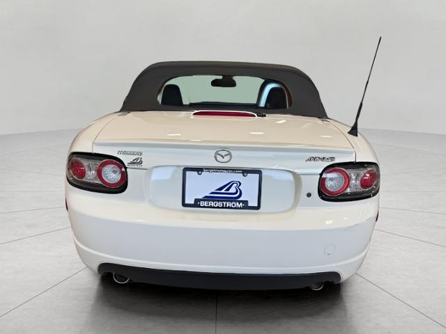 2006 Mazda MX-5 Miata Vehicle Photo in Appleton, WI 54913