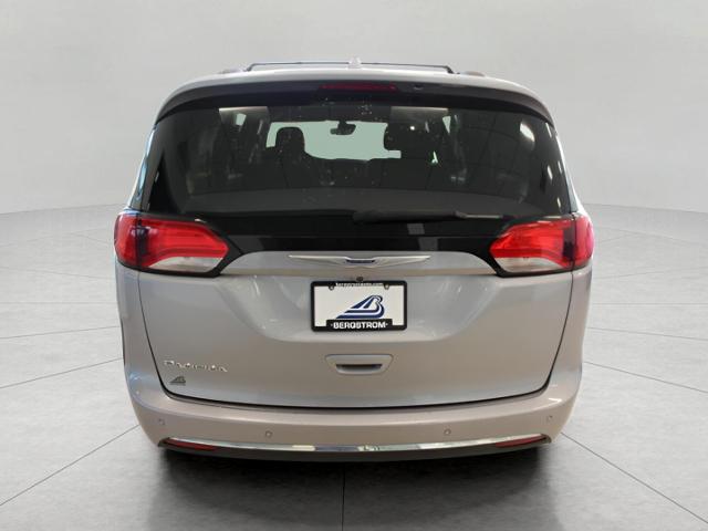 2019 Chrysler Pacifica Vehicle Photo in Green Bay, WI 54304
