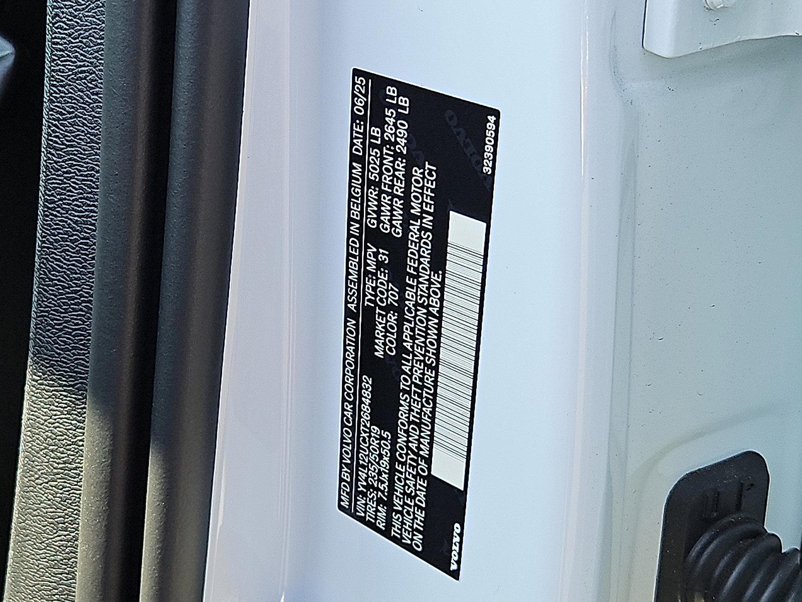2026 Volvo XC40 Vehicle Photo in Trevose, PA 19053