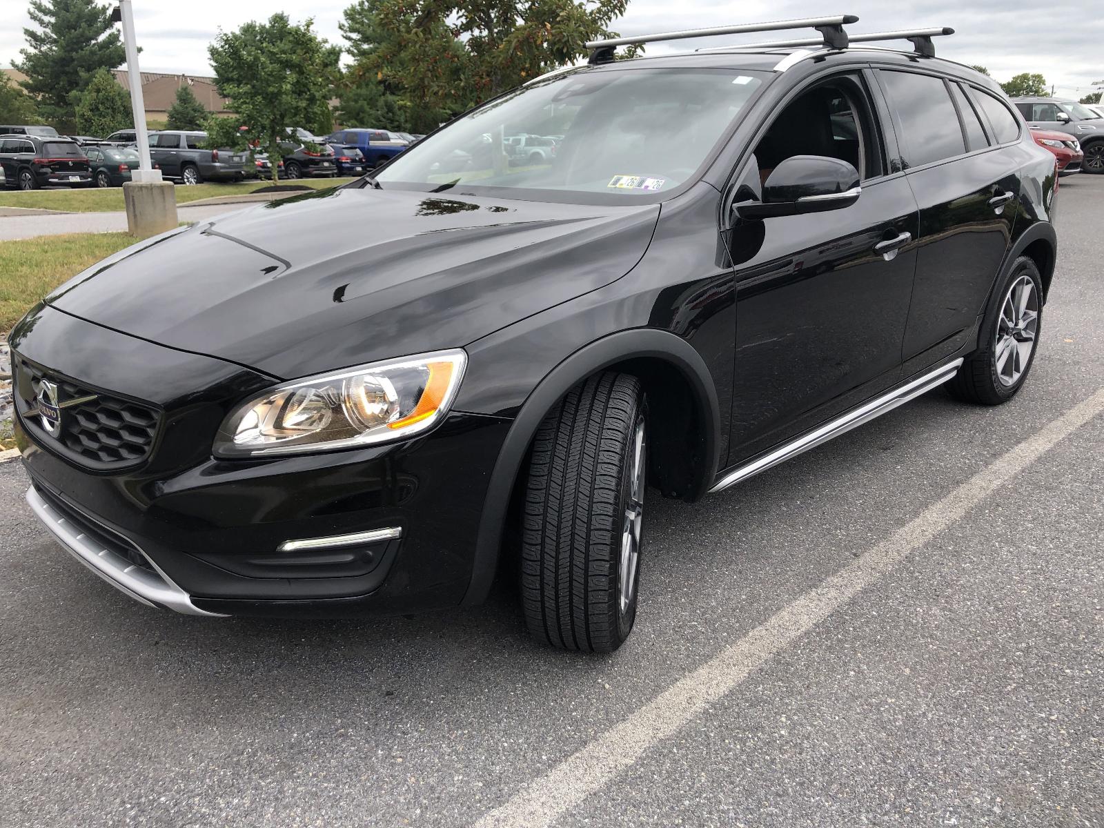 2017 Volvo V60 Cross Country Vehicle Photo in Mechanicsburg, PA 17050